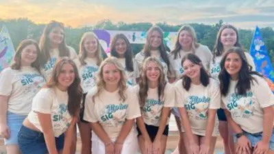 group picture of sorority girls.