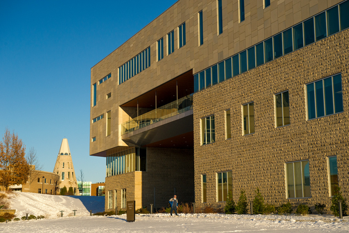 USI offers new online MBA concentration in Marketing  