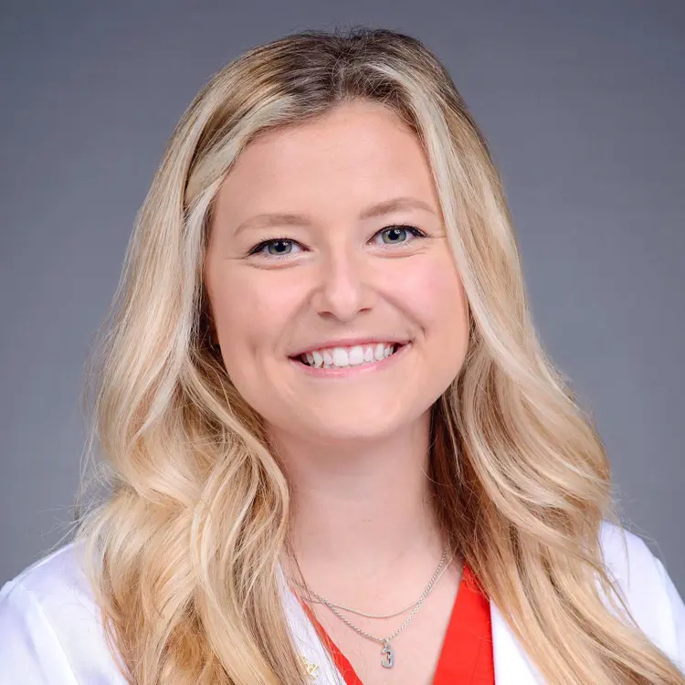 Portrait of pre-medicine student Jennifer Leonhardt '20
